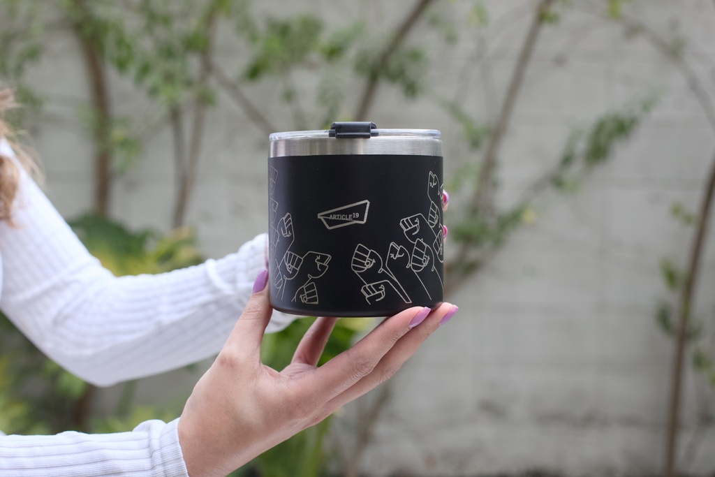 Taza Termo Negra Puños