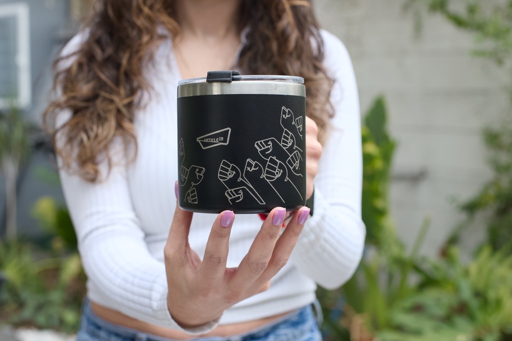 Taza Termo Negra Puños